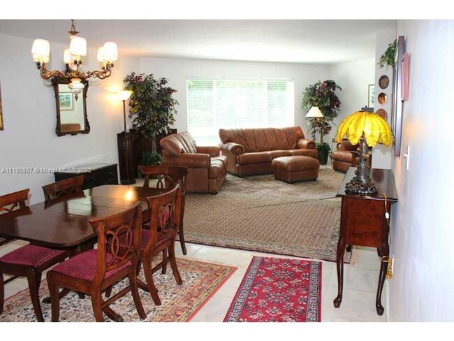 Building Photo - 2845 Granada Blvd