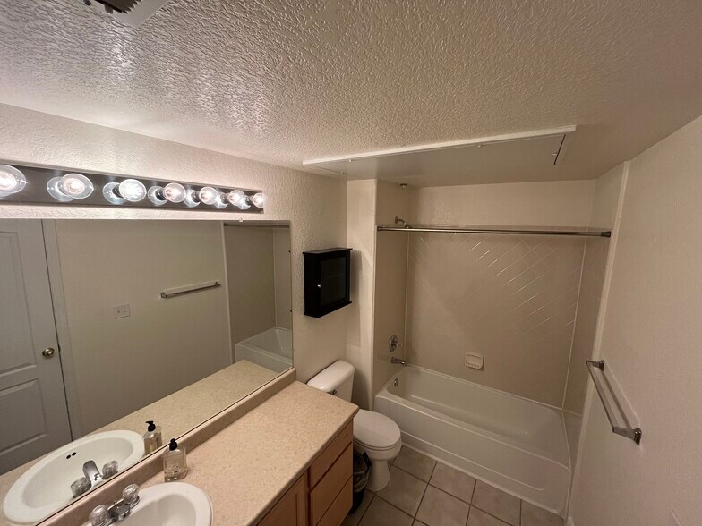 2nd Bath - 5534 Lewis St