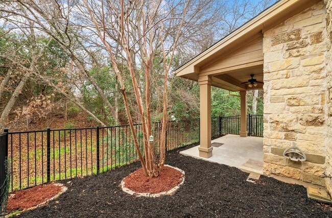Building Photo - 1310 W Parmer Ln