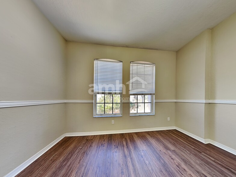 Building Photo - 1610 Loriana St
