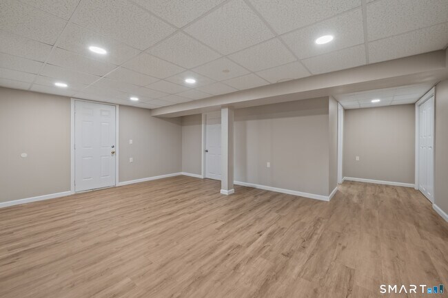 Building Photo - 58 Jackson Ave