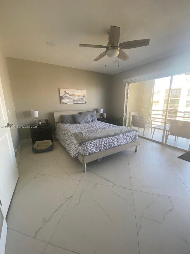 Building Photo - 100 Waterway Dr S