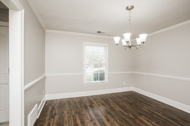 Building Photo - 8159 Creekside Cir N