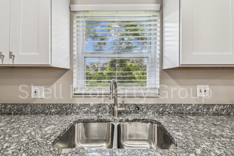 Building Photo - 16901 Melba Ln