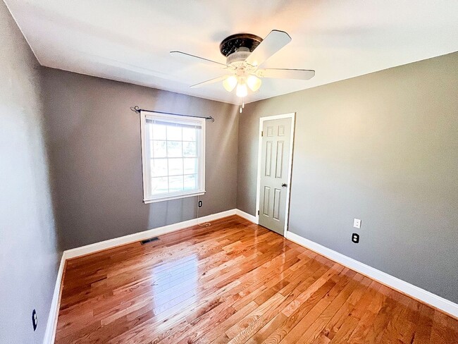 Building Photo - 3502 Old Jones Rd