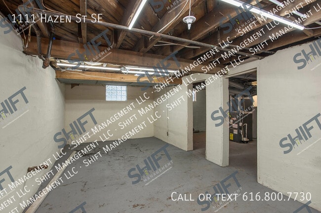 Building Photo - 1111 Hazen St SE