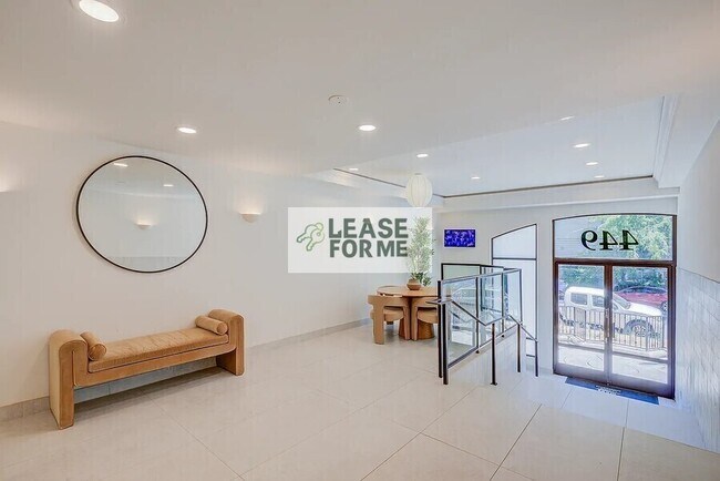 Building Photo - 449 Le Doux Rd