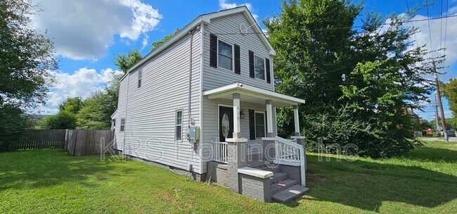 Building Photo - 410 Oak St