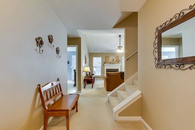 Building Photo - The perfect 3 bed, 2 bath home located in ...