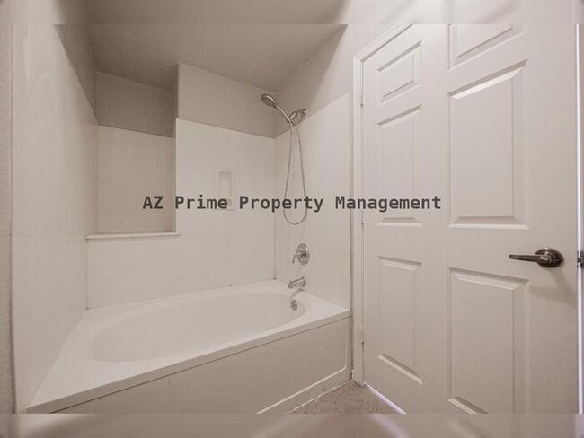 Building Photo - 435 W Rio Salado Pkwy