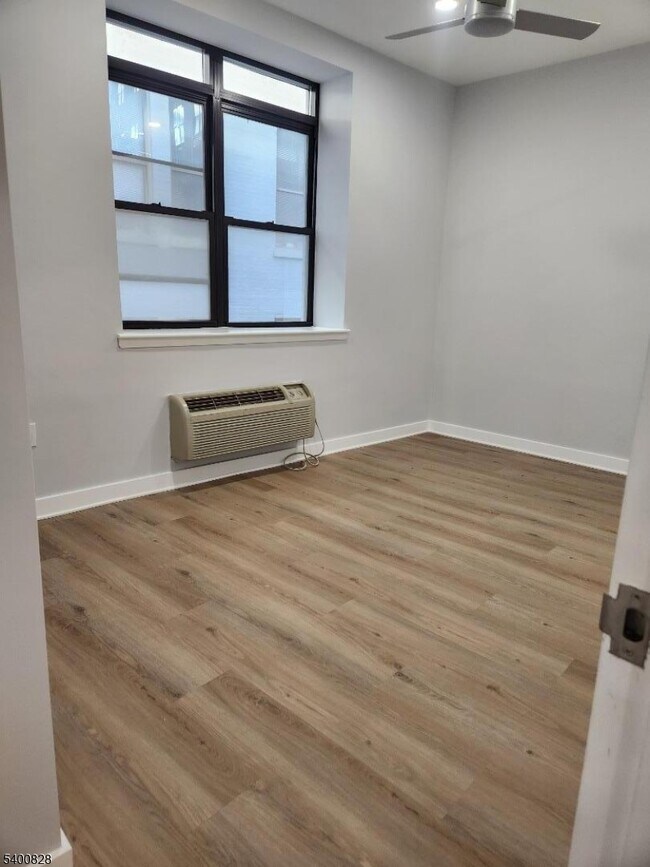 Building Photo - 111 Mulberry St