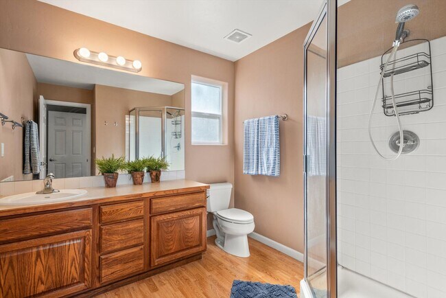 Building Photo - Prime Location | Spacious 4BD Home with El...