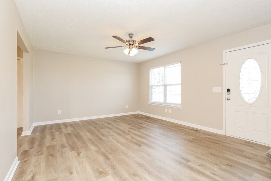 Building Photo - 1106 Gardendale Dr