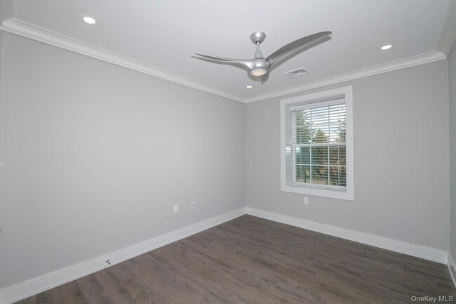 Building Photo - 75 Circle Dr