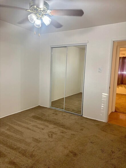 Building Photo - 1501 Tomasita St NE