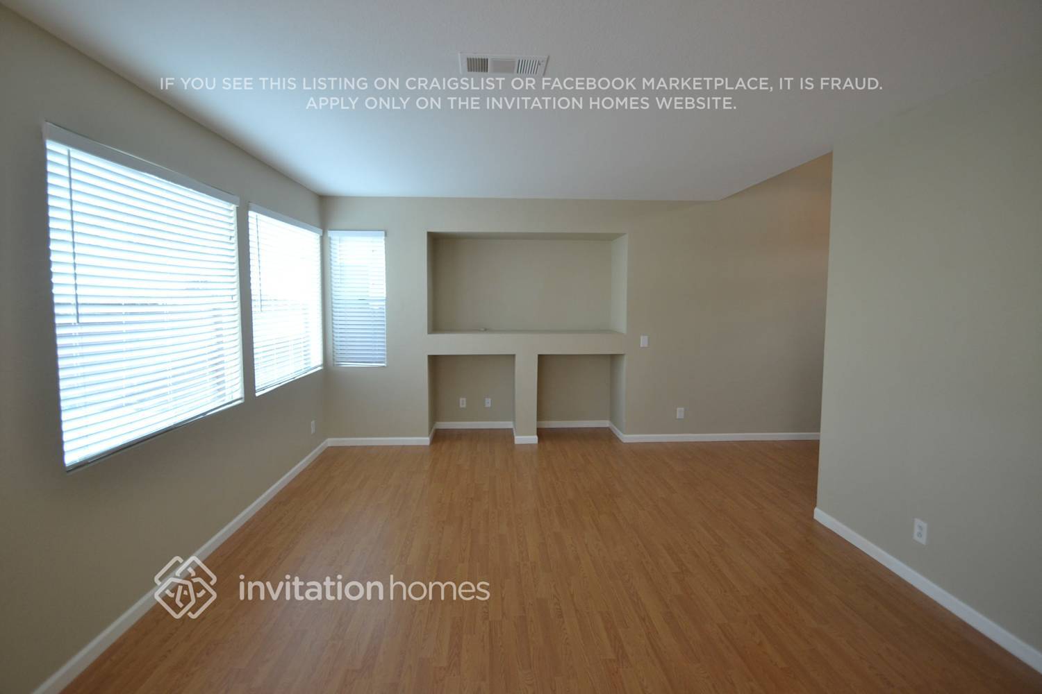 Building Photo - 4421 Fall Ln