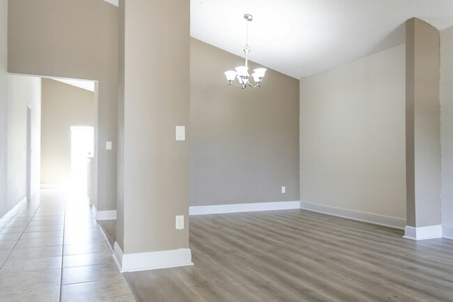 Building Photo - 6715 Meritmoor Cir