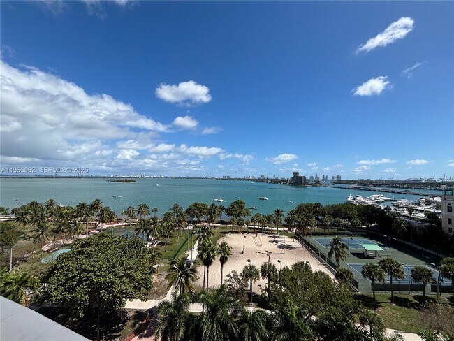 Building Photo - 488 NE 18th St