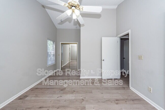 Building Photo - 5161 Eastway St