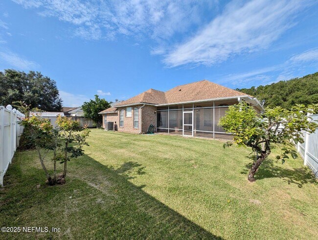 Building Photo - 2413 Cedar Trace Dr W