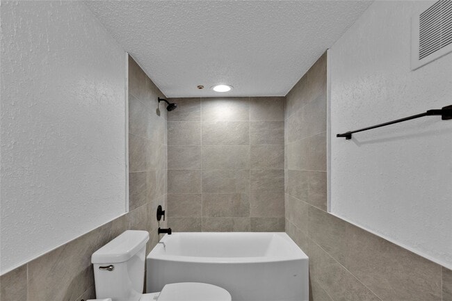Building Photo - 2830 S Bartell Dr
