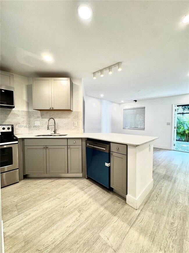 Building Photo - 111 NW 7th Ave