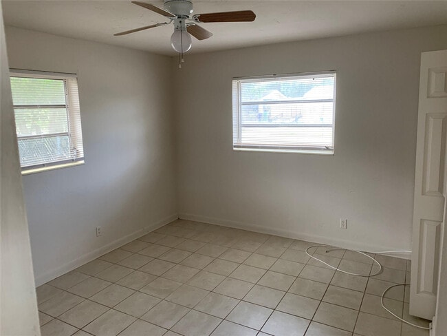 Building Photo - 7553 Farragut St