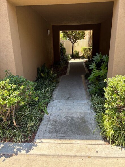 Building Photo - 28346 Pueblo Dr