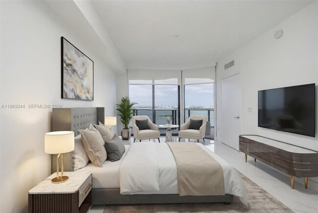 Building Photo - 700 NE 24th St