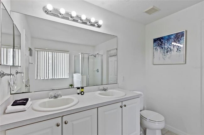 Building Photo - 131 Willow View Dr