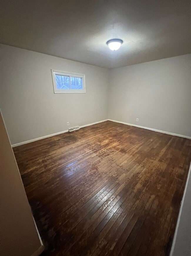 Building Photo - 2316 Yale Blvd