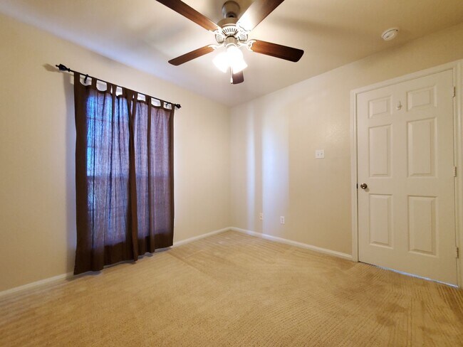 Building Photo - 4-Bedroom House for Rent in Killeen