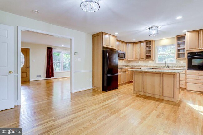 Building Photo - 7321 Reddfield Ct
