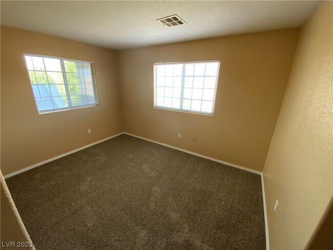 Building Photo - 4730 E Craig Rd