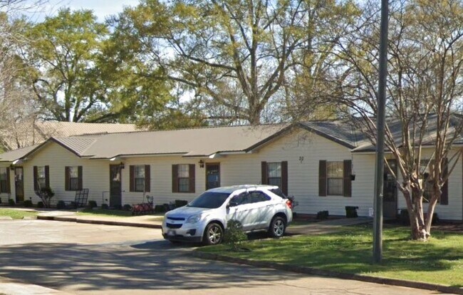 Primary Photo - 11 Hillcross St