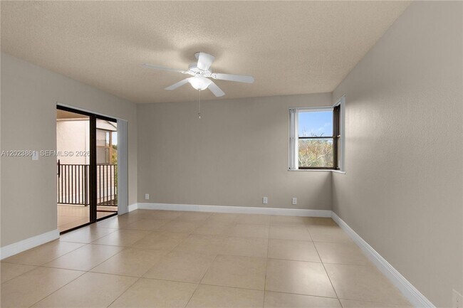 Building Photo - 10105 W Sunrise Blvd