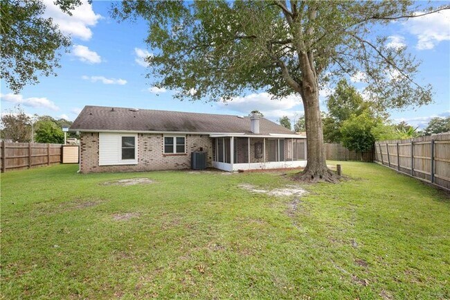 Building Photo - 303 Runnymeade Cir