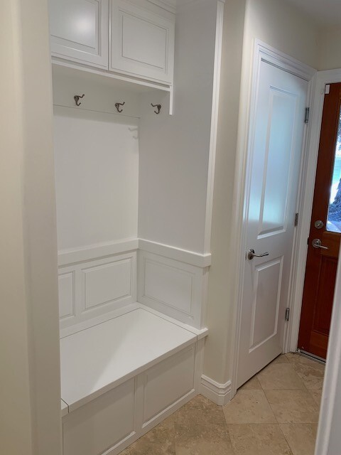 Building Photo - Gorgeous Property on Private Street conveniently located on West side near Downtown!