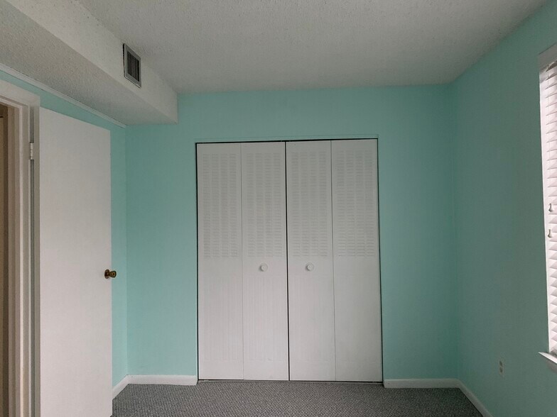 Building Photo - 231 Canal Park Dr