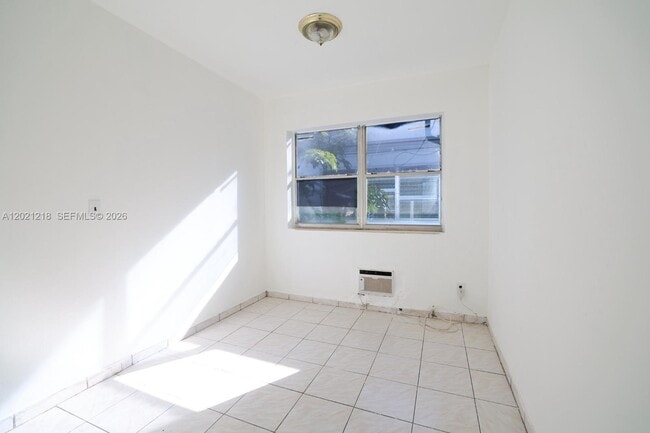 Building Photo - 770 83rd St