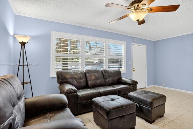 Building Photo - 2405 Antigua Cir