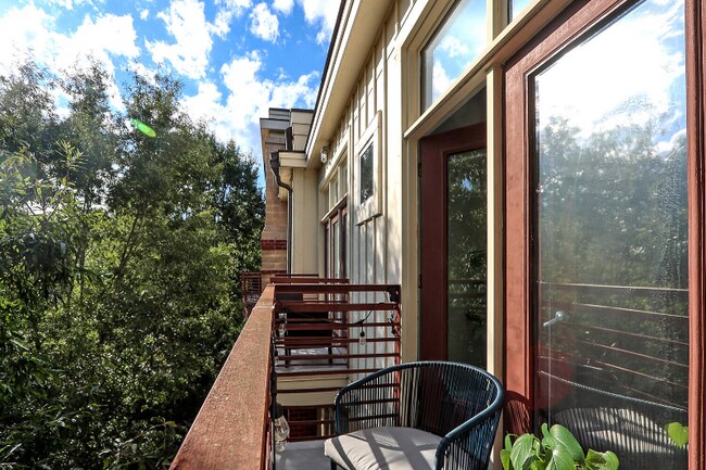Building Photo - 2125 Southend Dr