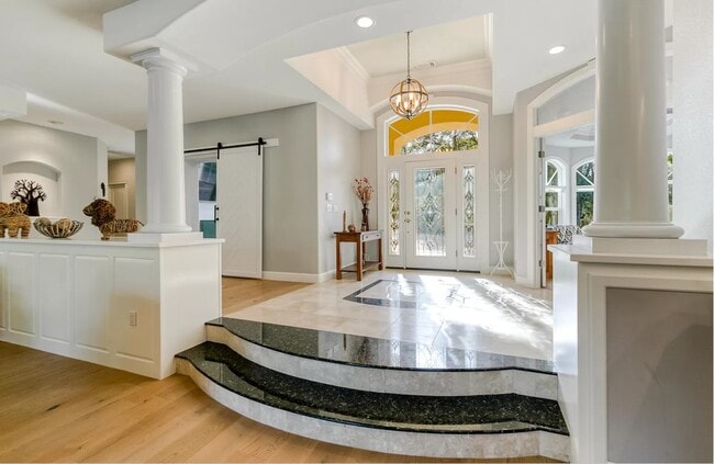 Building Photo - 13497 Tierra Heights Rd