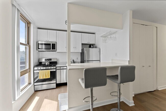 Building Photo - 1260 21st St NW