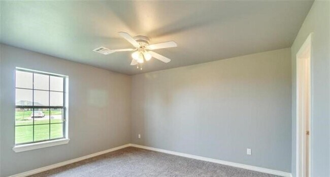 Building Photo - 640 SW Dani Ann Ln