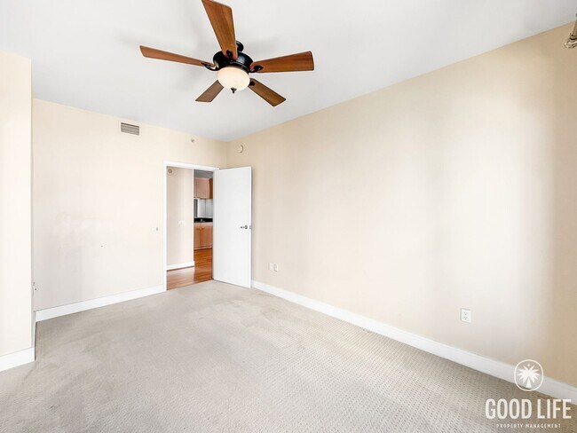 Building Photo - Downtown Luxury Living – 2B/2BA Condo with City Views!