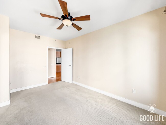 Building Photo - Downtown Luxury Living – 2B/2BA Condo with...