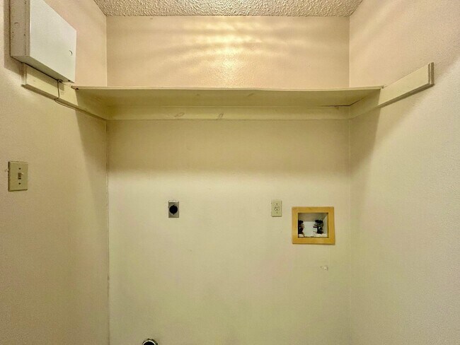 Building Photo - 201 Martingale