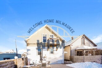 Building Photo - 1721 S 72nd St