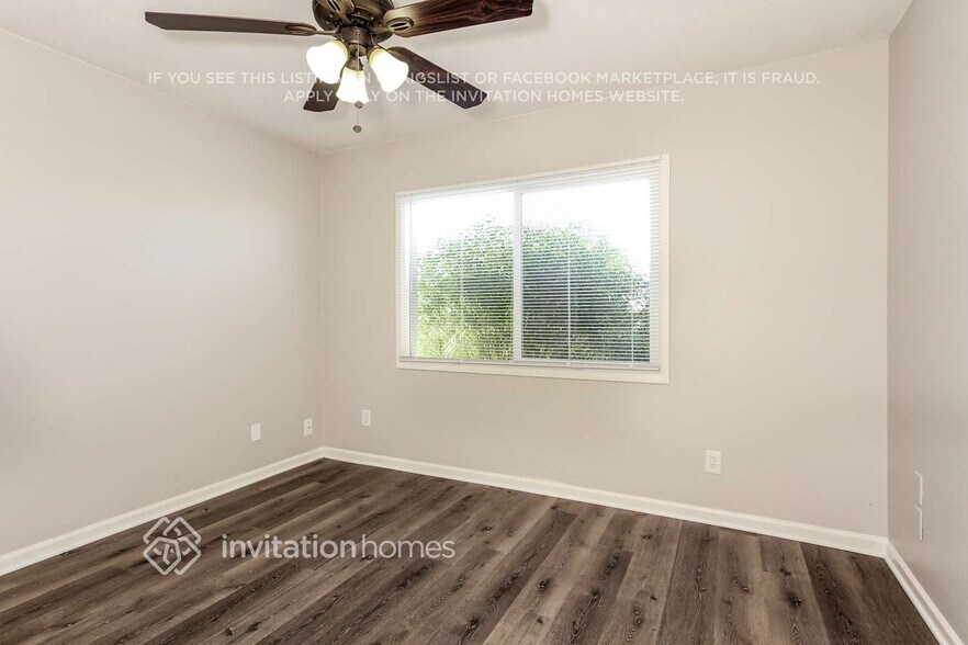 Building Photo - 11012 N 47th Ave